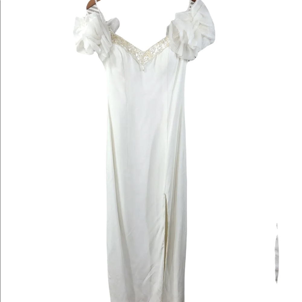 Vintage 80’s gown. Puff sleeve!